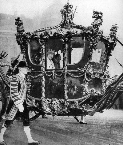 Kral George V ve Kraliçe Mary, Parlamentonun Devlet Açılışına giderken, 1930