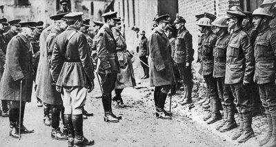 7. Tabur Sherwood Ormancıları ile King George V, Birinci Dünya Savaşı, Mart 1918 by Unbekannt