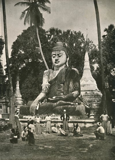 Shwe Dagon Platformunda Buda