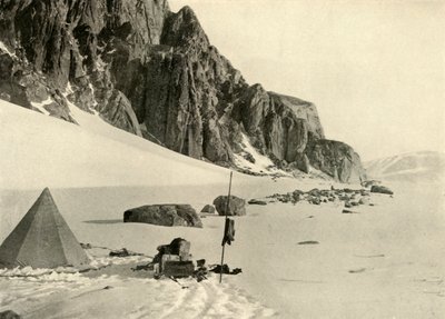 Aşağı Buzul Deposu. Mağazalar kara gömüldü, c1908, 1909. by Unbekannt