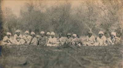 Teğmen Smith & Beaters - Budhapur Tigerhunt, 1922 by Unbekannt