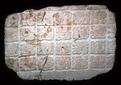 Bir kapı lentosu parçası üzerinde Maya hiyeroglifleri, 7. yüzyıl by Unbekannt