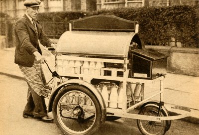 Süt arabası, 1933. by Unbekannt