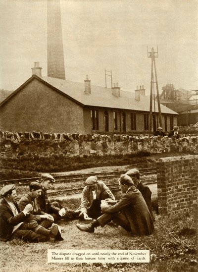 Genel Grev sırasında kağıt oynayan madenciler, İngiltere, 1926, 1935. by Unbekannt