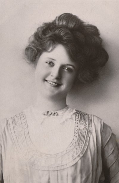 Bayan Billie Burke, 1884-1970, c1930. by Unbekannt