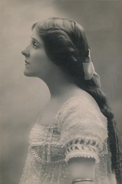 Bayan Edna May, 1878-1948, c1930. by Unbekannt