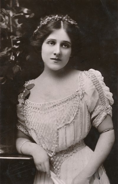 Bayan Edna May, 1878-1948, c1930. by Unbekannt