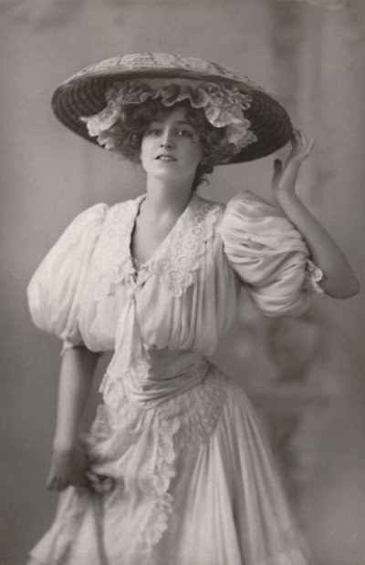 Bayan Gabrielle Ray, 1883-1973, c1930. by Unbekannt