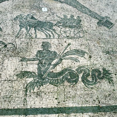 Mozaik, yolcularla katırların çektiği arabalar, Cisarii. MS 1. Yüzyıl by Unbekannt
