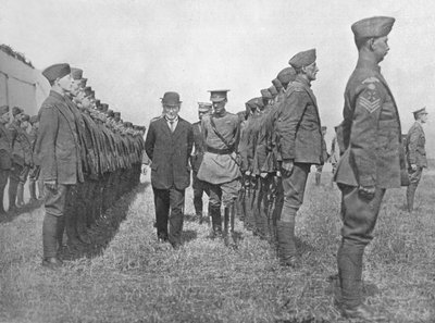 Bay Asquith, Kraliyet Uçan Kolordusunu teftiş ediyor, 1915 by Unbekannt