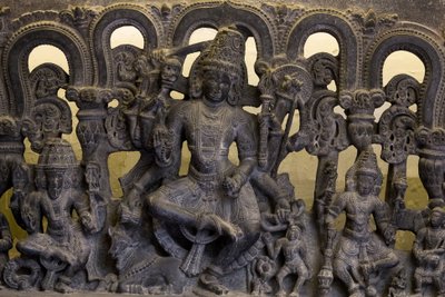 Hindistan Ulusal Müzesi, Delhi. Üçlü (Brahma, Vishnu ve Shiva) gösteren lento. Kakatiya by Unbekannt
