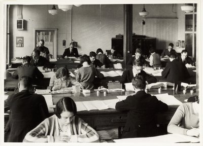Büro çalışanları, 1930 dolayları by Unbekannt