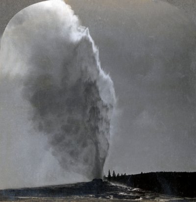 Old Faithful, Gayzer Kraliçesi, Yellowstone Ulusal Parkı, Wyo., ABD, 1904. by Unbekannt