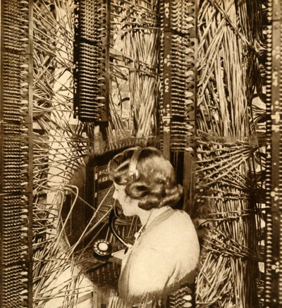 Mayfair Borsasında Operatör, 1932, 1933. by Unbekannt