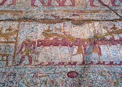 Bir alayda taşınan Ra güneş teknesini gösteren boyalı kabartma, Eski Mısır by Unbekannt