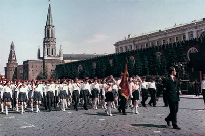 Genç Öncülerin Geçit Töreni, Kızıl Meydan, Moskova, 1972 by Unbekannt