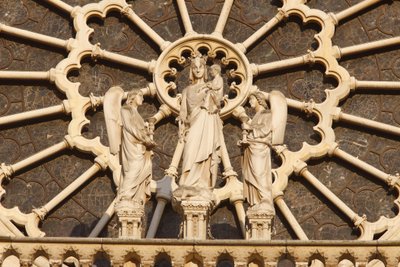 Paris Notre Dame Katedrali batı kanadı: Bakire ve çocuk ve melekler, Paris, Fransa by Unbekannt