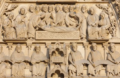 Paris Notre Dame katedrali batı kanadı: Bakire Kapısı: Meryem, İsa ve havarilerle çevrili ölüm döşeğinde, Paris, Fransa by Unbekannt