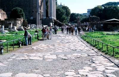 Asfaltlanmış Roma caddesi by Unbekannt