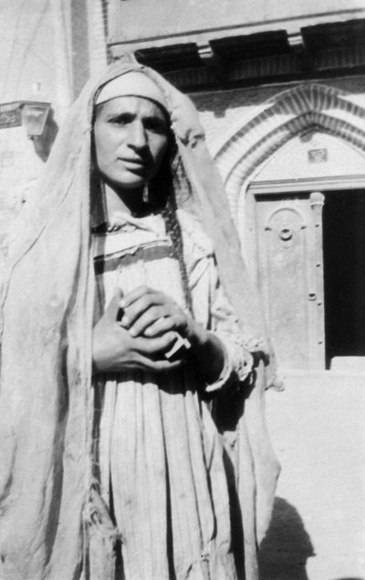 İranlı kadın, 1917-1919 by Unbekannt