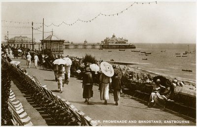 İskele, gezinti yeri ve orkestra, Eastbourne, Sussex, c1920s by Unbekannt