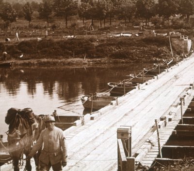 Aisne Nehri üzerindeki Pontoon köprüsü, Venizel, Aisne, Fransa, c1914-c1918 by Unbekannt