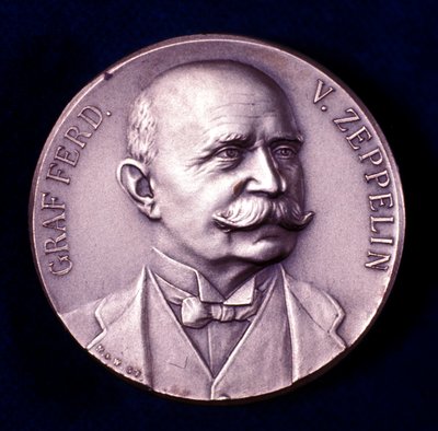 Kont Ferdinand von Zeppelin'in portresi by Unbekannt