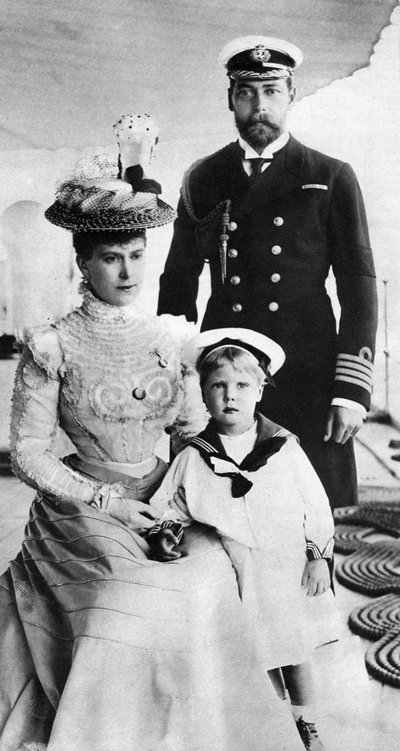 Prens George ve eşi Mary, oğulları Edward ile birlikte, HMS Crescent, 19. yüzyılın sonları - 20. yüzyılın başlarında by Unbekannt