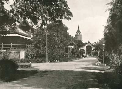 Queens Watch Tower, Saray, Mandalay, 1900. by Unbekannt