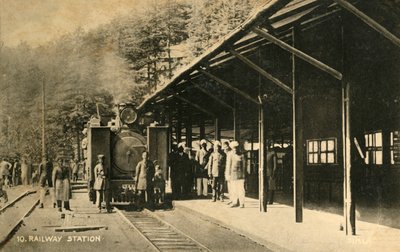 Tren İstasyonu, c1918-c1939. by Unbekannt