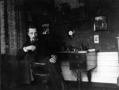 Rainer Maria Rilke, çalışma odasında, c. 1905. by Unbekannt