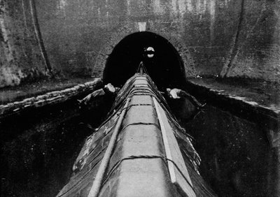 Bir kanal teknesini sürmeye başlamaya hazır, Londra, c1890 1903 by Unbekannt