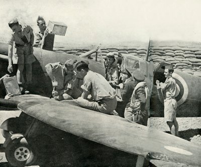 Spitfire savaşçılarının yakıt ikmali ve yeniden silahlandırılması, Malta, II. Dünya Savaşı, 1942 1944. by Unbekannt