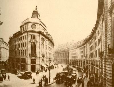Regent Caddesi Yeniden İnşa, c1930. by Unbekannt