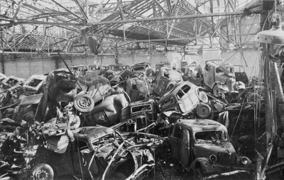 Renault Fabrikası Harabeleri, Boulogne-Billancourt, Paris, c1942 by Unbekannt