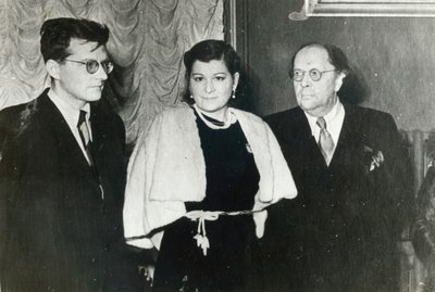 Rus besteci Dmitri Shostakovich, şarkıcı Maria Maksakova ve yazar Aleksey Tolstoy, 1943 by Unbekannt