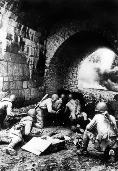 Rus askerleri Riga, Letonya yakınlarında eylemde, 1944 by Unbekannt