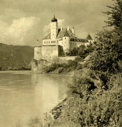 Tuna Nehri üzerinde Schloss Schönbühel, Aşağı Avusturya, c1935. by Unbekannt