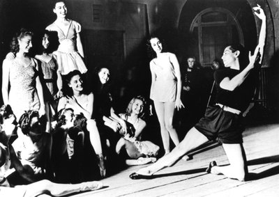 Serge Lifar ve Paris Opera Balesi, Paris, 1940-1944 by Unbekannt