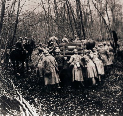 Ormandaki Askerler, c1914-c1918 by Unbekannt