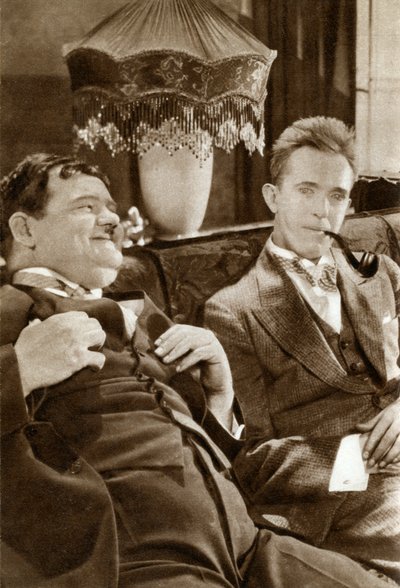 Stan Laurel ve Oliver Hardy, Amerikan merkezli komedi ikilisi, 1933 by Unbekannt