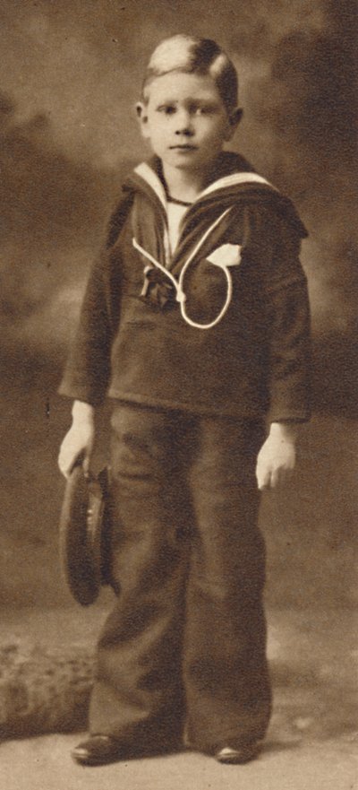 Denizci kıyafeti giymiş - Prens Albert altı yaşında, c1901 1937 by Unbekannt