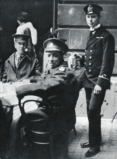 Teğmen Prens Albert, 1916 Buckingham Sarayı