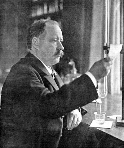 Svante Arrhenius 1859-1927, İsveçli fizikçi ve kimyager laboratuvarında, 1909 by Unbekannt
