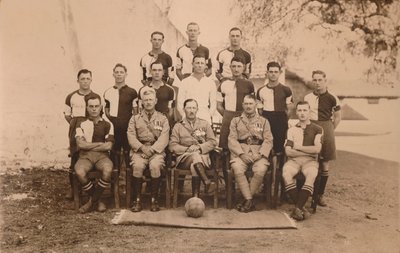 Birinci Taburun Tabur Futbol Takımı, Queens, Kraliyet Batı Kent Alayı
