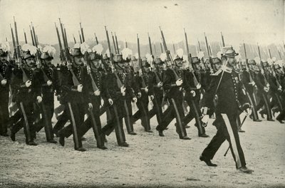 Fransız Ordusu Subayı Hazırlanıyor, 1919. by Unbekannt