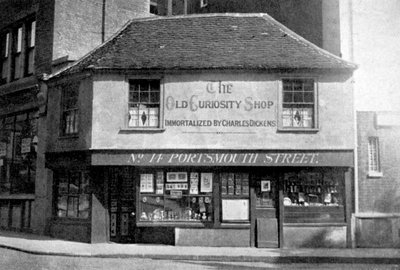 The Old Curiosity Shop, 13 Portsmouth Street, Kingsway, Londra, c1920 by Unbekannt