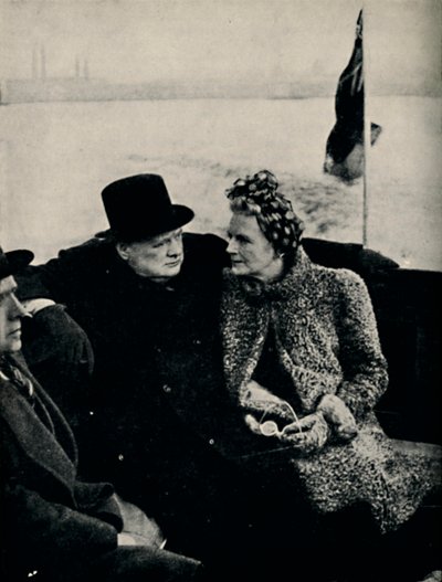 Başbakan Londra Rıhtımlarını Ziyaret Ediyor, 1940 dolayları, 1945. by Unbekannt