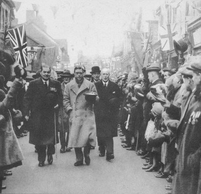 Galler Prensi, Porth, Glamorgan halkı tarafından Galler ziyareti sırasında karşılandı, 1932 1936 by Unbekannt