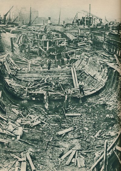 Kuru Havuza Dönüşen Gemi, 1937 by Unbekannt